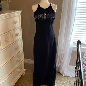 Gorgeous black gown!